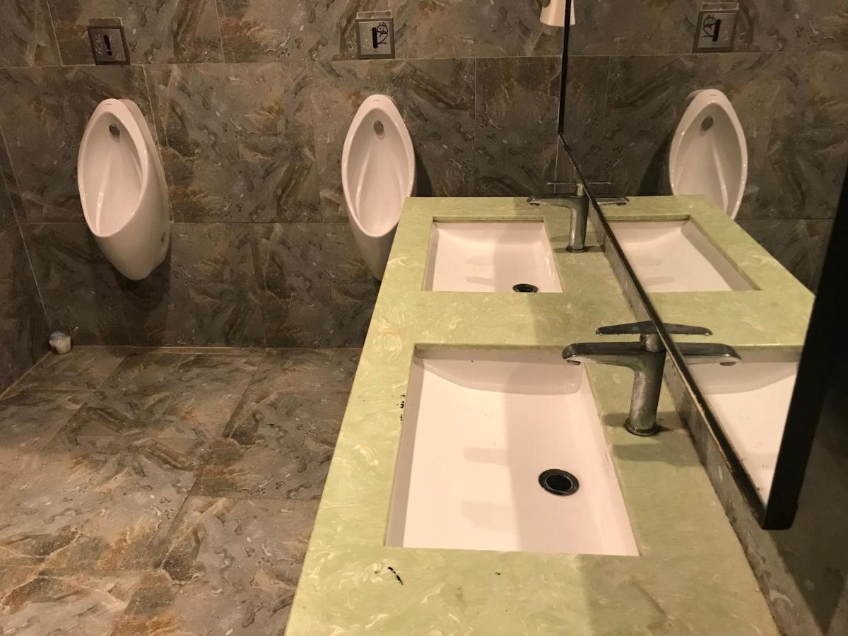 Vietstar Buffet Club & Star Hostel Ho Chi Minh City