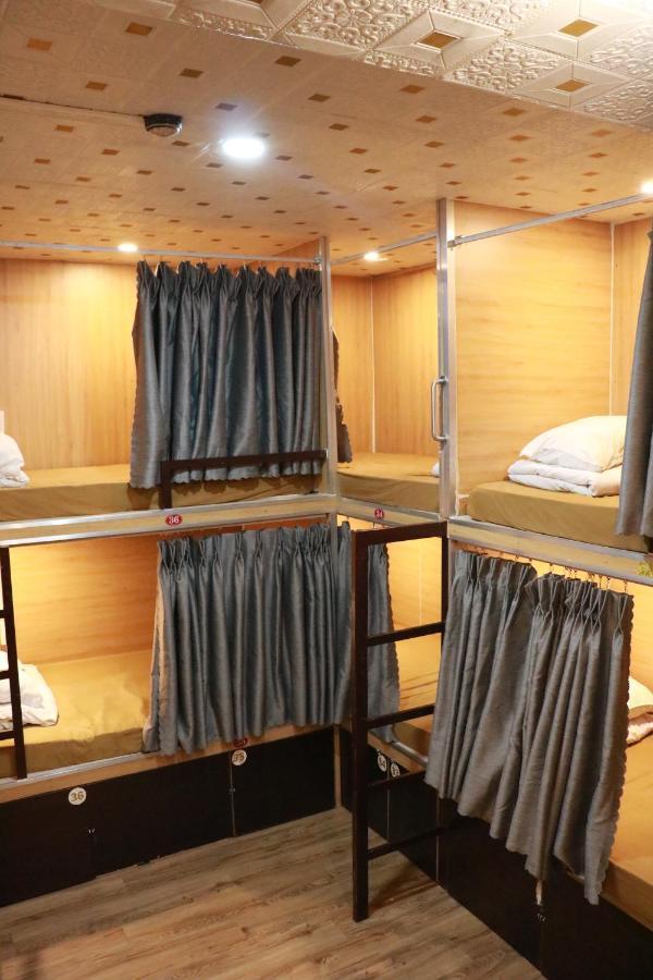Vietstar Buffet Club & Star Hostel Ho Chi Minh City